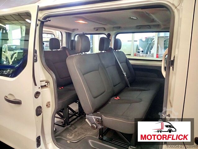 Furgoneta con asientos Renault trafic