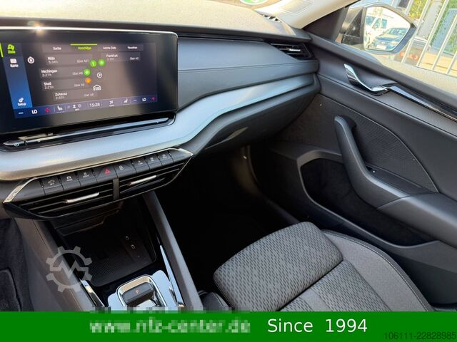 Microbuz SKODA Octavia Combi Ambition