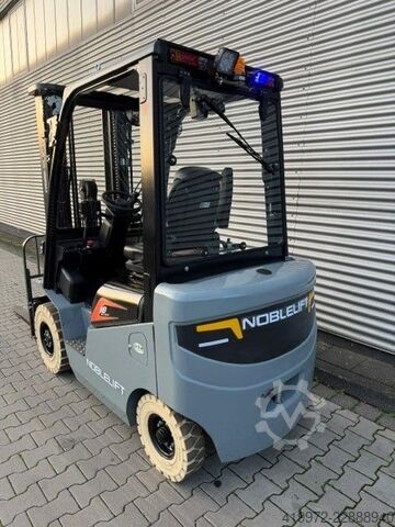 Chariot élévateur électrique à 4 roues Noblelift CPD18-A2