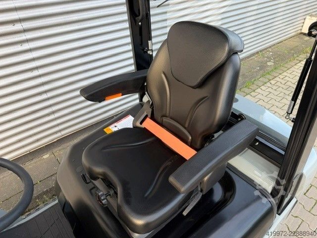 Chariot élévateur électrique à 4 roues Noblelift CPD18-A2