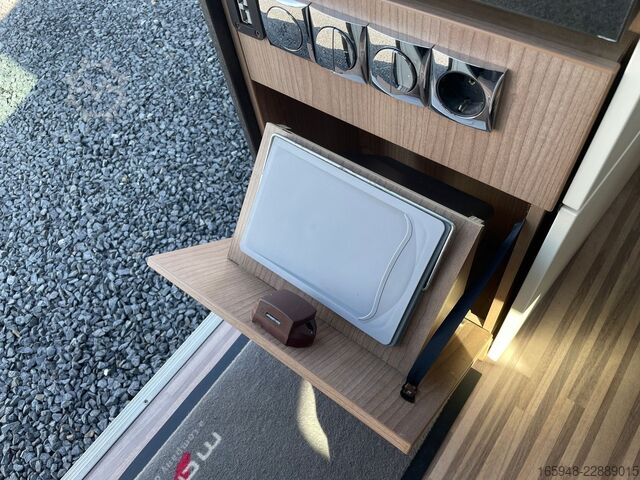 Camper van CARTHAGO 640 LE CHARMING MALIBU | Autom.,Solar,MaxxFan