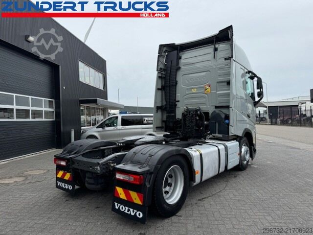 Standard-SZM Volvo FH 460 GLOBETROTTER,IPARCOOL,2 TANKS, 2 BEDS