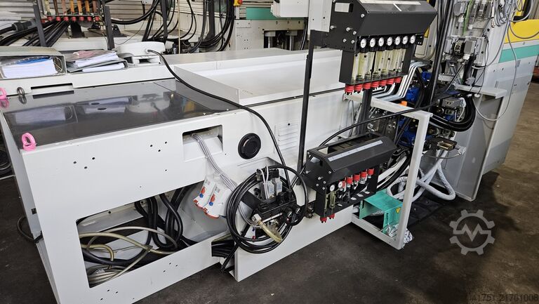 Függőleges fröccsöntőgép Arburg Allrounder 1200 T 1000-170