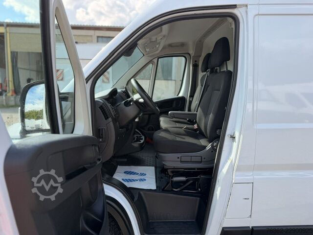 Furgon blaszak z wysokim dachem i długim rozstawem osi Peugeot Boxer Kasten 435 L4H2  180 AUT/NAvi/PDC