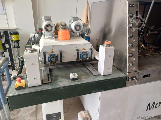 Instalação de revestimento de parquet Rubio / Cosma Monocoater