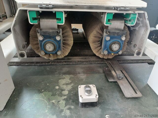 Instalação de revestimento de parquet Rubio / Cosma Monocoater