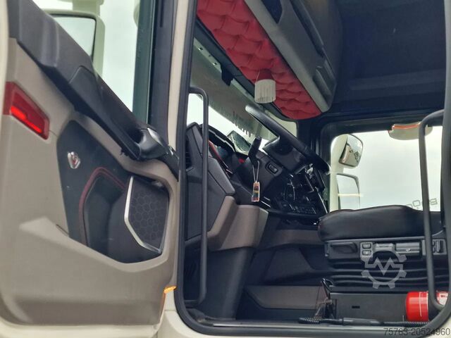 Valise Scania R580 V8 NGS Highline 6x2 - Box with sidedoors -...