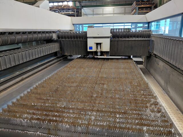 Macchina da taglio laser TRUMPF TruLaser 3030 (L20) 4kW mit RotoLas