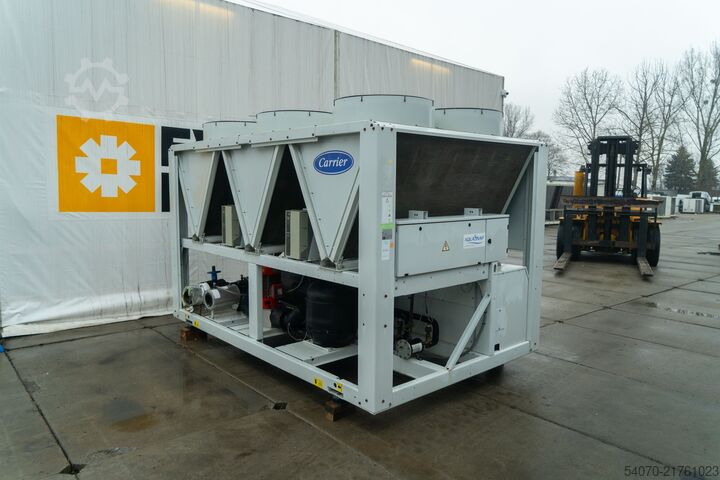 Enfriadora Used Industrial chiller Carrier 367 kW - 2008 yom | With warranty