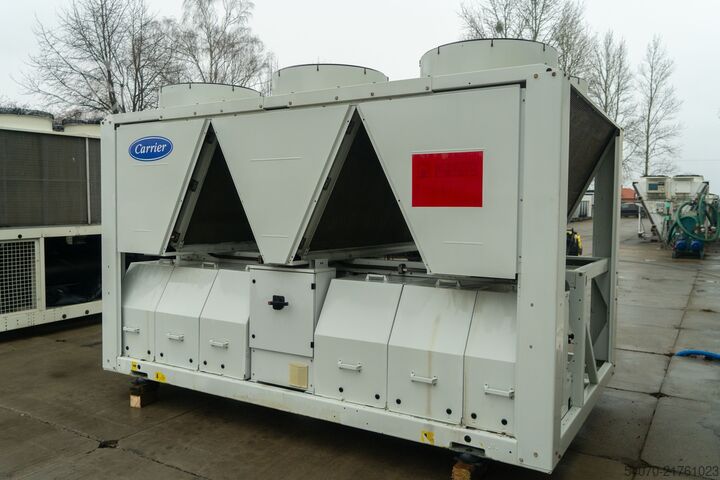 Enfriadora Used Industrial chiller Carrier 367 kW - 2008 yom | With warranty