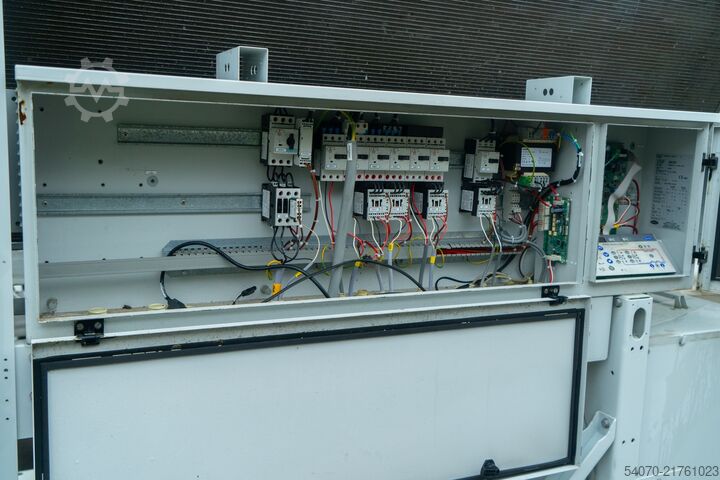 Enfriadora Used Industrial chiller Carrier 367 kW - 2008 yom | With warranty