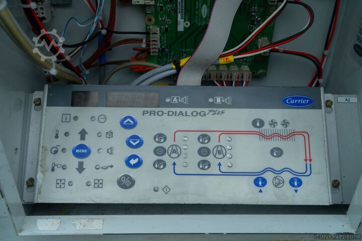 Enfriadora Used Industrial chiller Carrier 367 kW - 2008 yom | With warranty