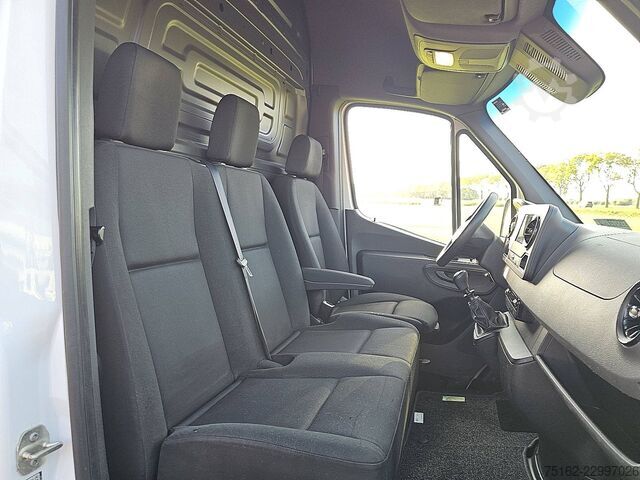 MERCEDES-BENZ SPRINTER 317 L2H2 Propulsion Attelage Climatisation Caméra Mbux Apple CarPlay Euro6 17 MERCEDES-BENZ SPRINTER 317 L2H2 RWD Trekhaak Airco Camera Mbu...