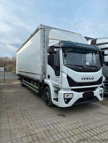 Vrachtauto met laadbak en huifzeil Iveco 140E280