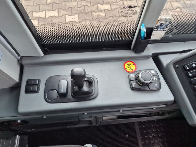 Dvospratni autobus Van Hool TDX 29 Astromega / Serviced / 51 Seats