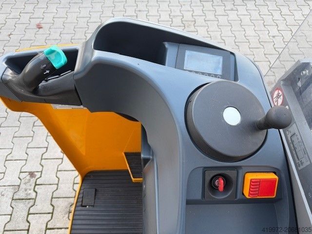 Staande vorkheftruck Jungheinrich ESD 120