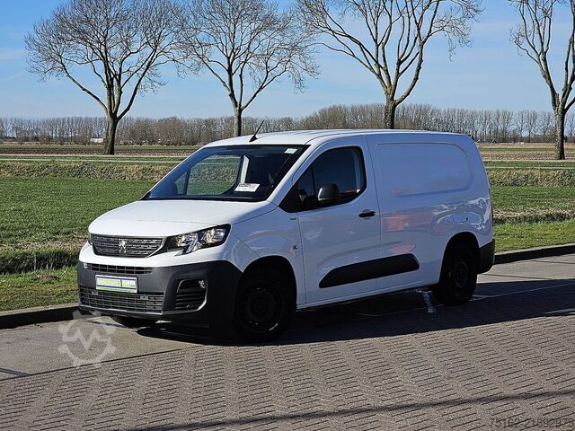 Resväska PEUGEOT PARTNER 1.5 L2 Navi Airco 3 Zits