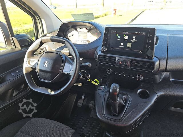 Resväska PEUGEOT PARTNER 1.5 L2 Navi Airco 3 Zits