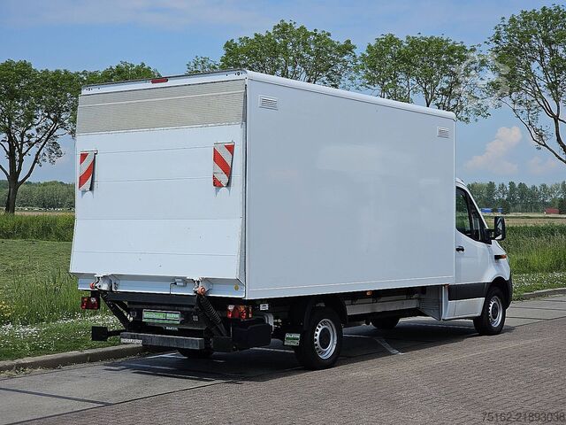 Resväska MERCEDES-BENZ SPRINTER 319 Bakwagen Laadklep