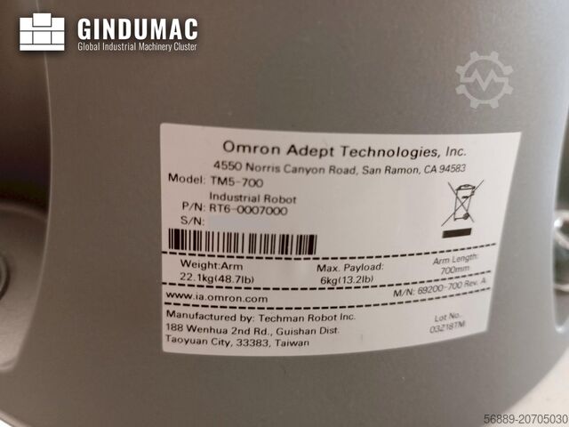 Braccio robotico OMRON TM5-700