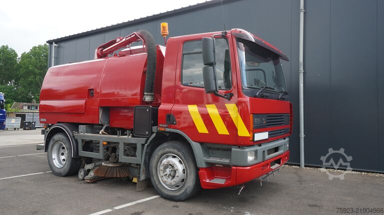 οδοκαθαριστικό μηχάνημα DAF 65.180 ATI right-hand drive street sweeper truck