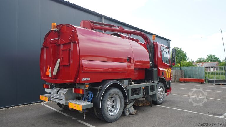οδοκαθαριστικό μηχάνημα DAF 65.180 ATI right-hand drive street sweeper truck