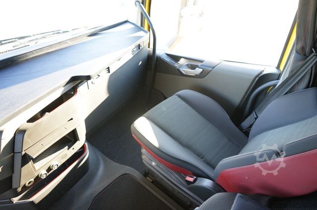 Sklápěcí vůz VOLVO FH460 Getreidekipper Lenk Staplerhalterung