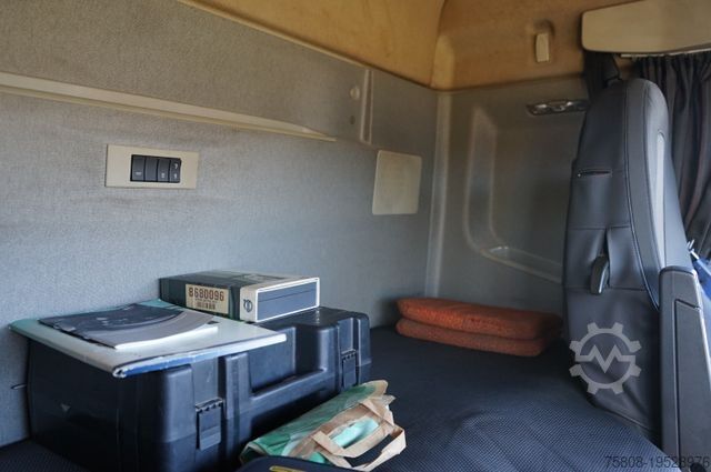 Sklápěcí vůz VOLVO FH460 Getreidekipper Lenk Staplerhalterung