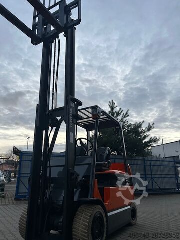 Forklift Toyota 7FBMF30