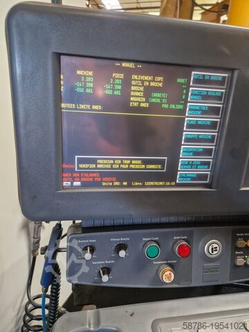 Centru de prelucrare CNC vertical HURCO VMX64