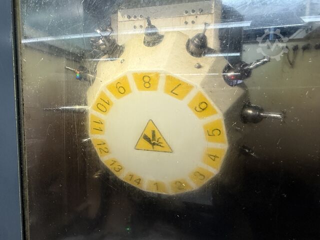 Centro di lavoro verticale CNC STAMA MC 014