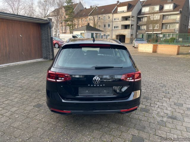 Minibus VOLKSWAGEN Passat Variant 110kw DSG Kamera *LED *Navi