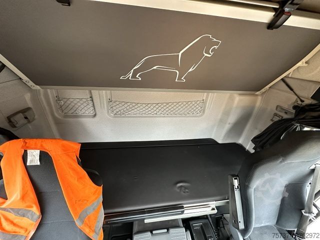 Standaard trekker MAN TGX 18.480 XLX + ESTERER ZTS Tankauflieger