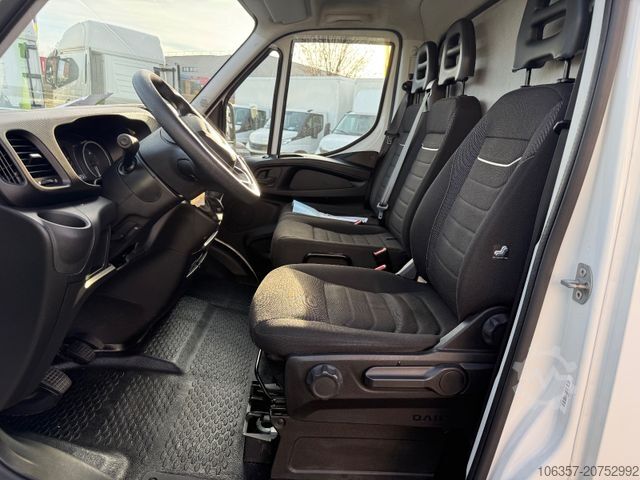 Vrachtwagen met bakwagen IVECO Daily 35C16 Koffer Ladebordwand 750kg