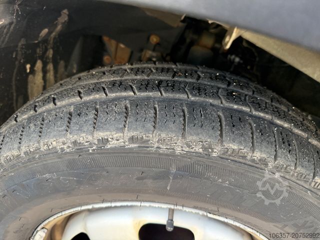 Vrachtwagen met bakwagen IVECO Daily 35C16 Koffer Ladebordwand 750kg