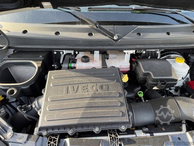 Transporter mit Koffer IVECO Daily 35C16 Koffer Ladebordwand 750kg