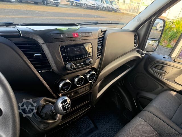 Vrachtwagen met bakwagen IVECO Daily 35C16 Koffer Ladebordwand 750kg