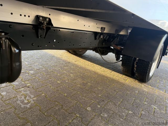 Vrachtwagen met bakwagen IVECO Daily 35C16 Koffer Ladebordwand 750kg