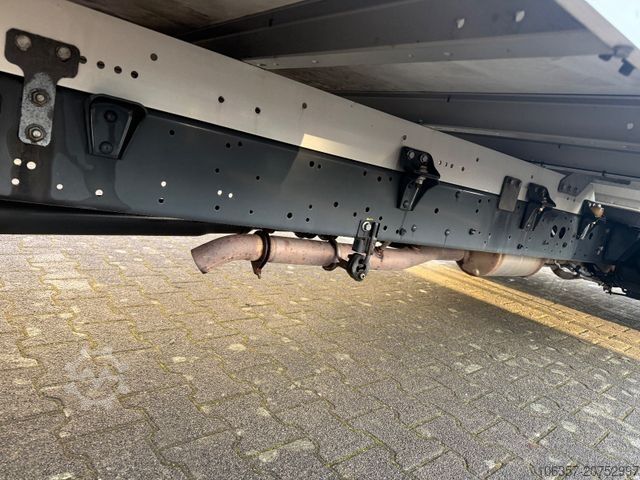 Vrachtwagen met bakwagen IVECO Daily 35C16 Koffer Ladebordwand 750kg