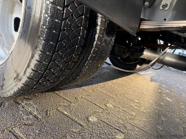 Transporter mit Koffer IVECO Daily 35C16 Koffer Ladebordwand 750kg