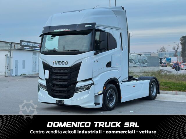 Standard road tractor Iveco Stralis S-Way 530
