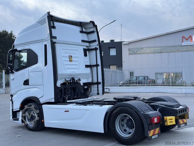 Standard road tractor Iveco Stralis S-Way 530