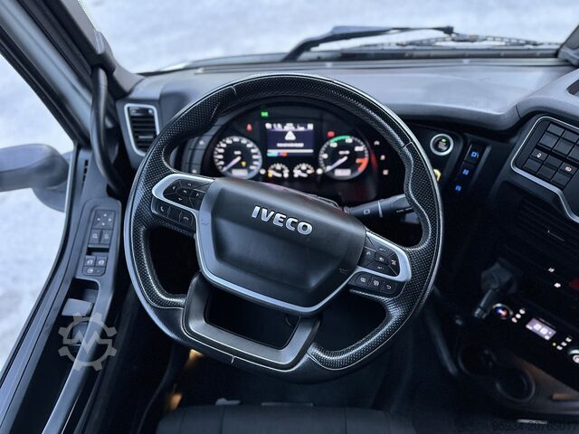 Standard road tractor Iveco Stralis S-Way 530