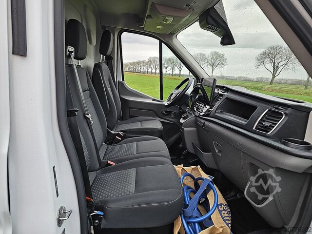 High-roof van FORD E-TRANSIT L2H2 184 pk 75KWH