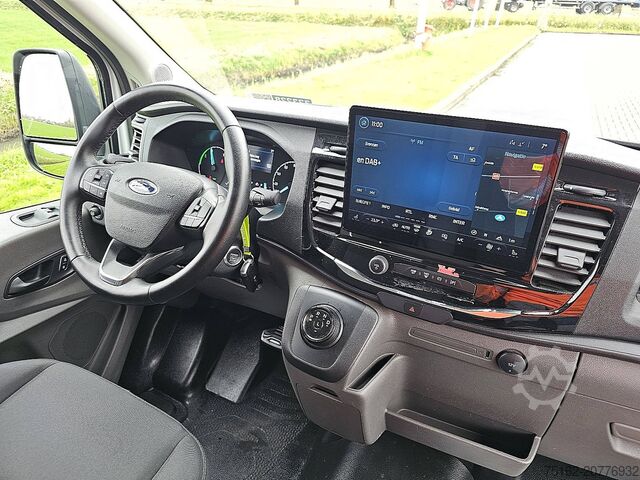 High-roof van FORD E-TRANSIT L2H2 184 pk 75KWH