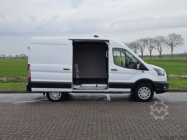 High-roof van FORD E-TRANSIT L2H2 184 pk 75KWH