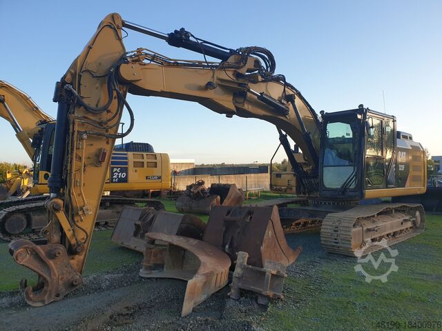 Rupsgraafmachine Caterpillar 323FL