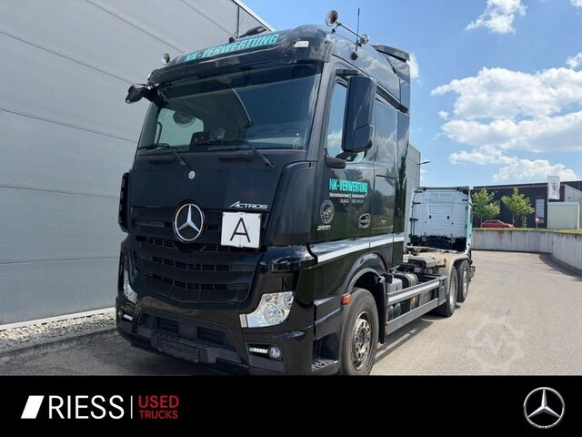 Özel amaçlı kamyon MERCEDES-BENZ Actros 2551 LL 6x2 Abrollkipper AUT LM SpurH