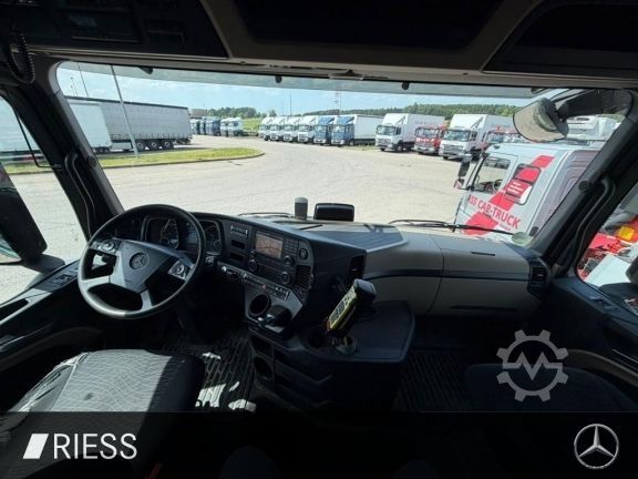 Özel amaçlı kamyon MERCEDES-BENZ Actros 2551 LL 6x2 Abrollkipper AUT LM SpurH