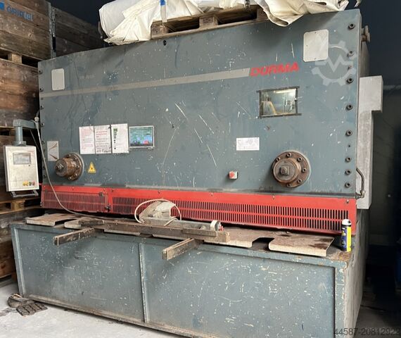 Hydraulisk guillotinesaks DURMA VS 3016